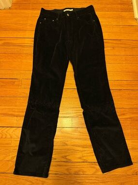 Levi’s, women’s 505, size 6M